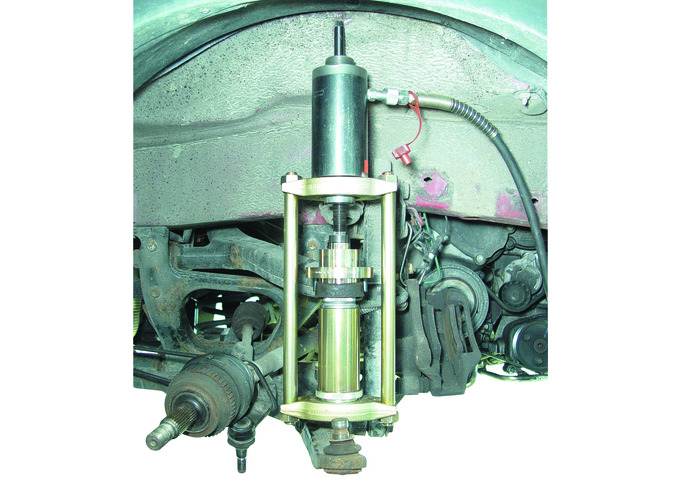 Zusatzbild 1 Pressvorrichtung Renault Master II / Opel Movano I Zusatzbild 1 Pressvorrichtung Renault Master II / Opel Movano I