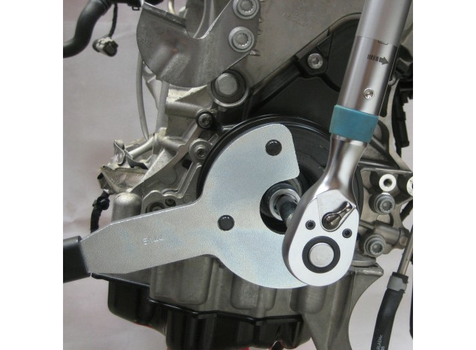 Zusatzbild 1 Kurbelwellen-Arretierwerkzeug VAG 1.012v/1.2/1.4/1.6 16V Zusatzbild 1 Kurbelwellen-Arretierwerkzeug VAG 1.012v/1.2/1.4/1.6 16V