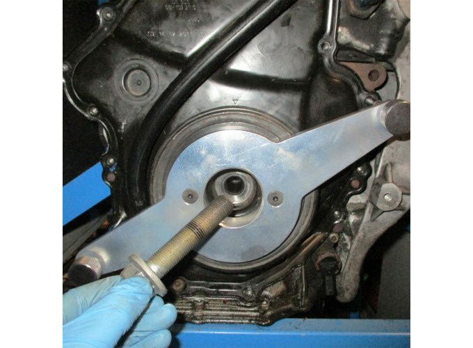 Zusatzbild 1 Haltewerkzeug Schwingungsdämpfer VAG 1,8 / 2,0 TSi Zusatzbild 1 Haltewerkzeug Schwingungsdämpfer VAG 1,8 / 2,0 TSi