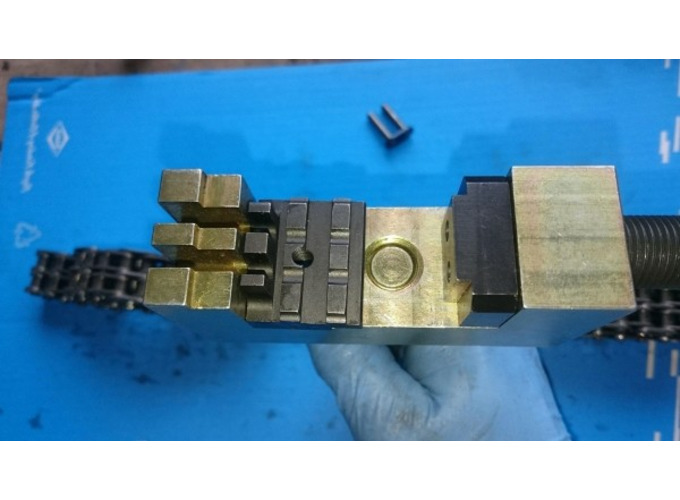 Zusatzbild 3 Nietwerkzeug für Doppel- und Einfach-Steuerketten Zusatzbild 3 Nietwerkzeug für Doppel- und Einfach-Steuerketten